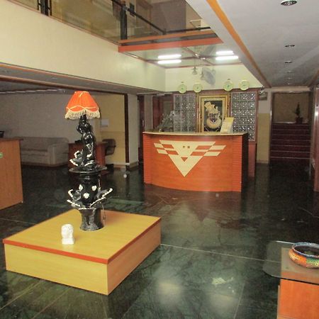 Hotel Sahaj Palace Ахмедабад Екстериор снимка