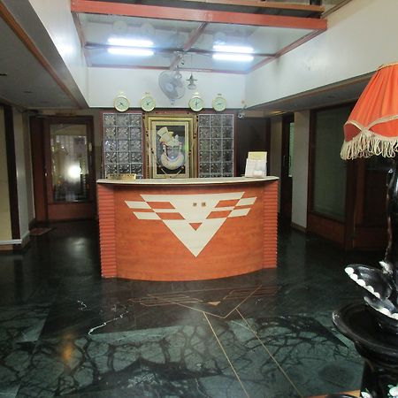 Hotel Sahaj Palace Ахмедабад Екстериор снимка