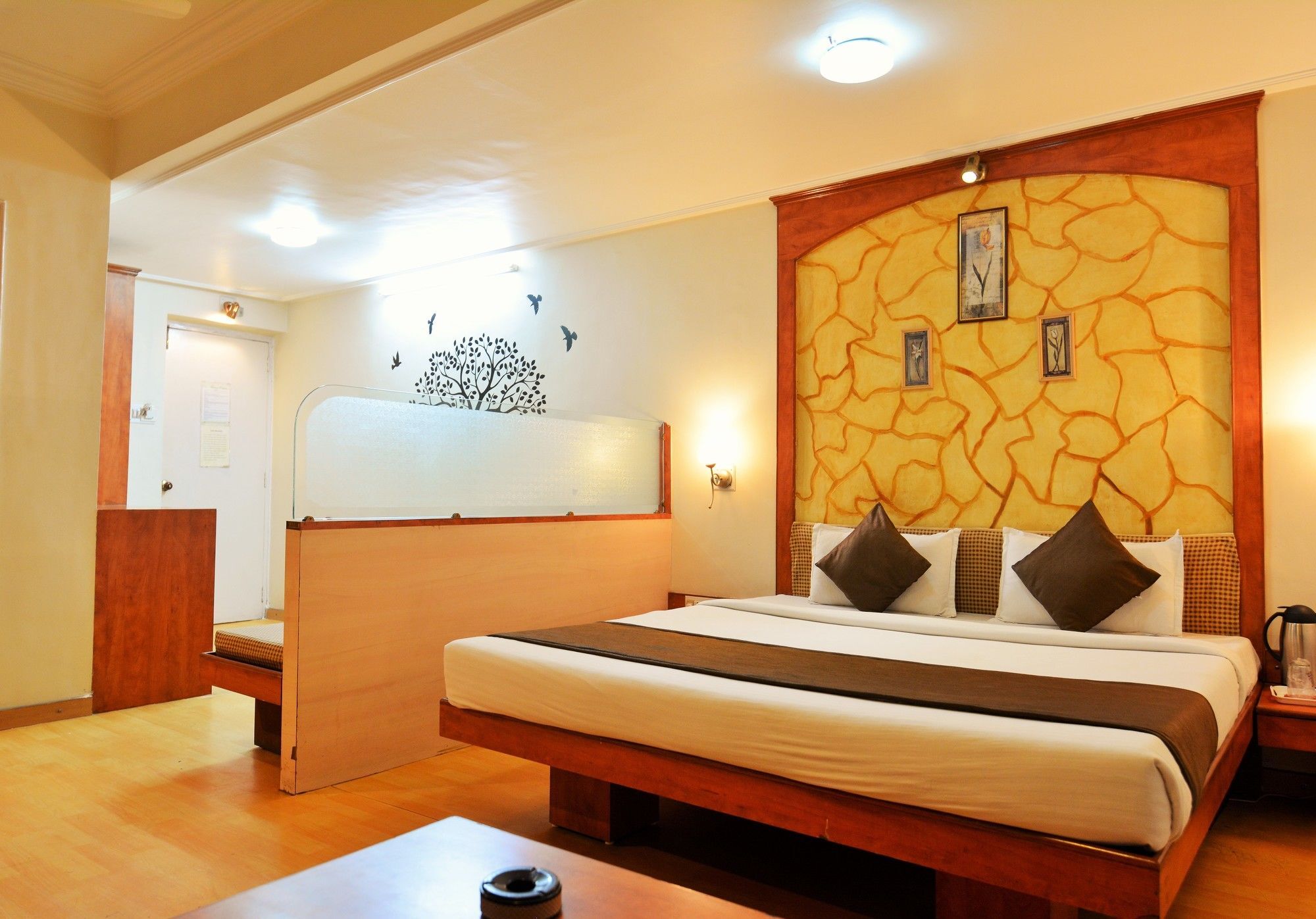 Hotel Sahaj Palace Ахмедабад Екстериор снимка